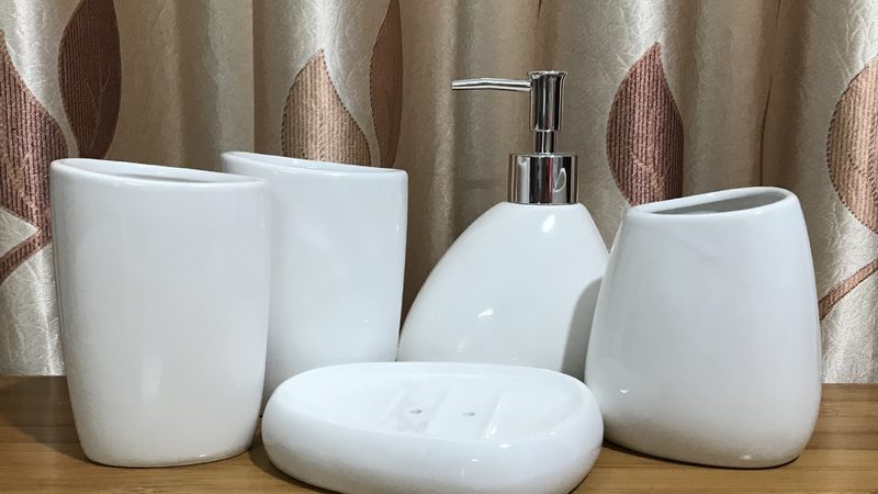 目前市场上常见的酒店浴缸防滑垫主要有以下几种类型：
